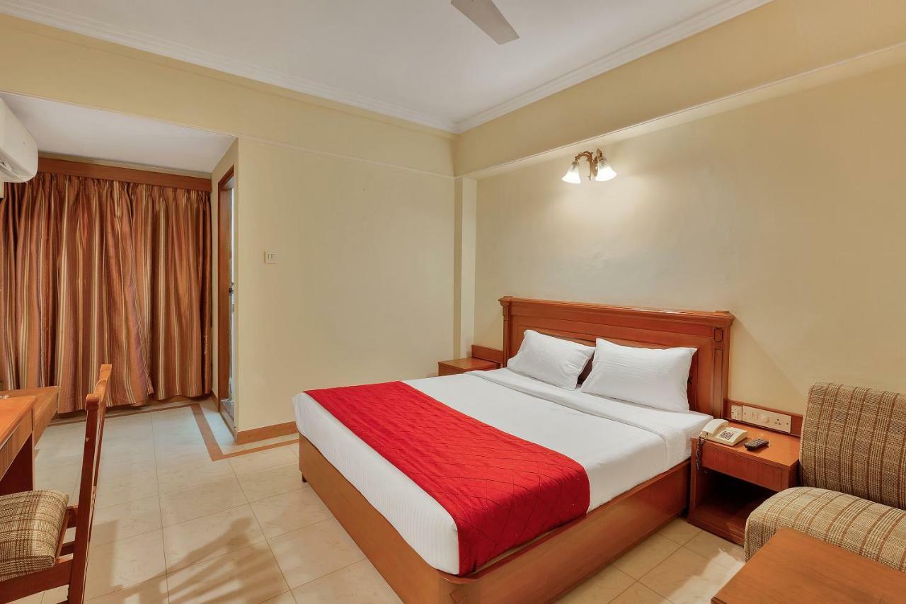 Oyo 10534 Hotel Kanishka Bengaluru Kültér fotó