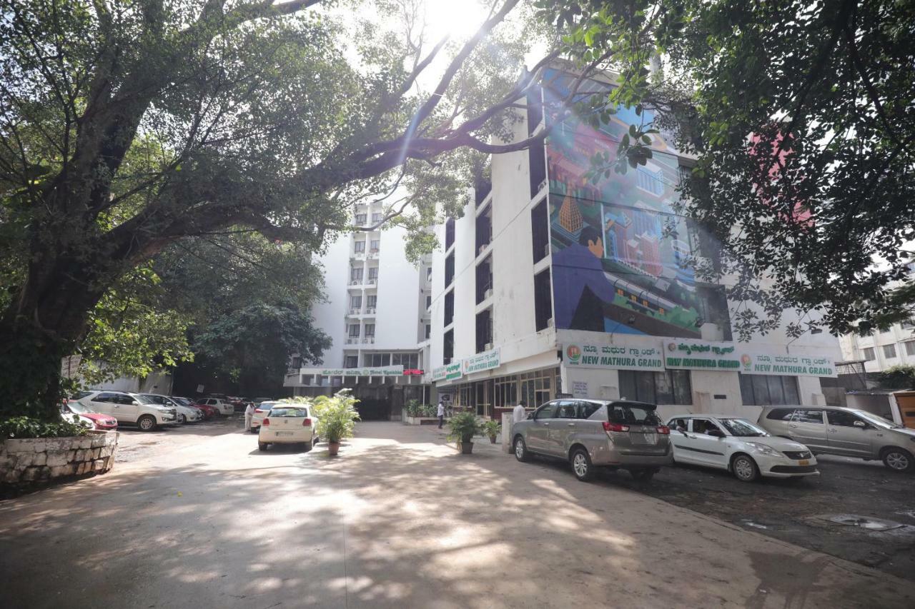 Oyo 10534 Hotel Kanishka Bengaluru Kültér fotó